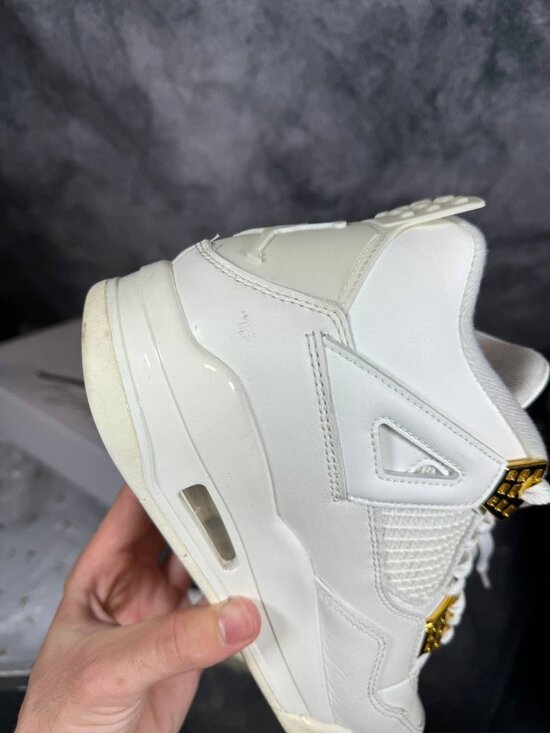 Size 9.5 | Jordan 4 Metallic Gold Box | Pre-Owned main image 7